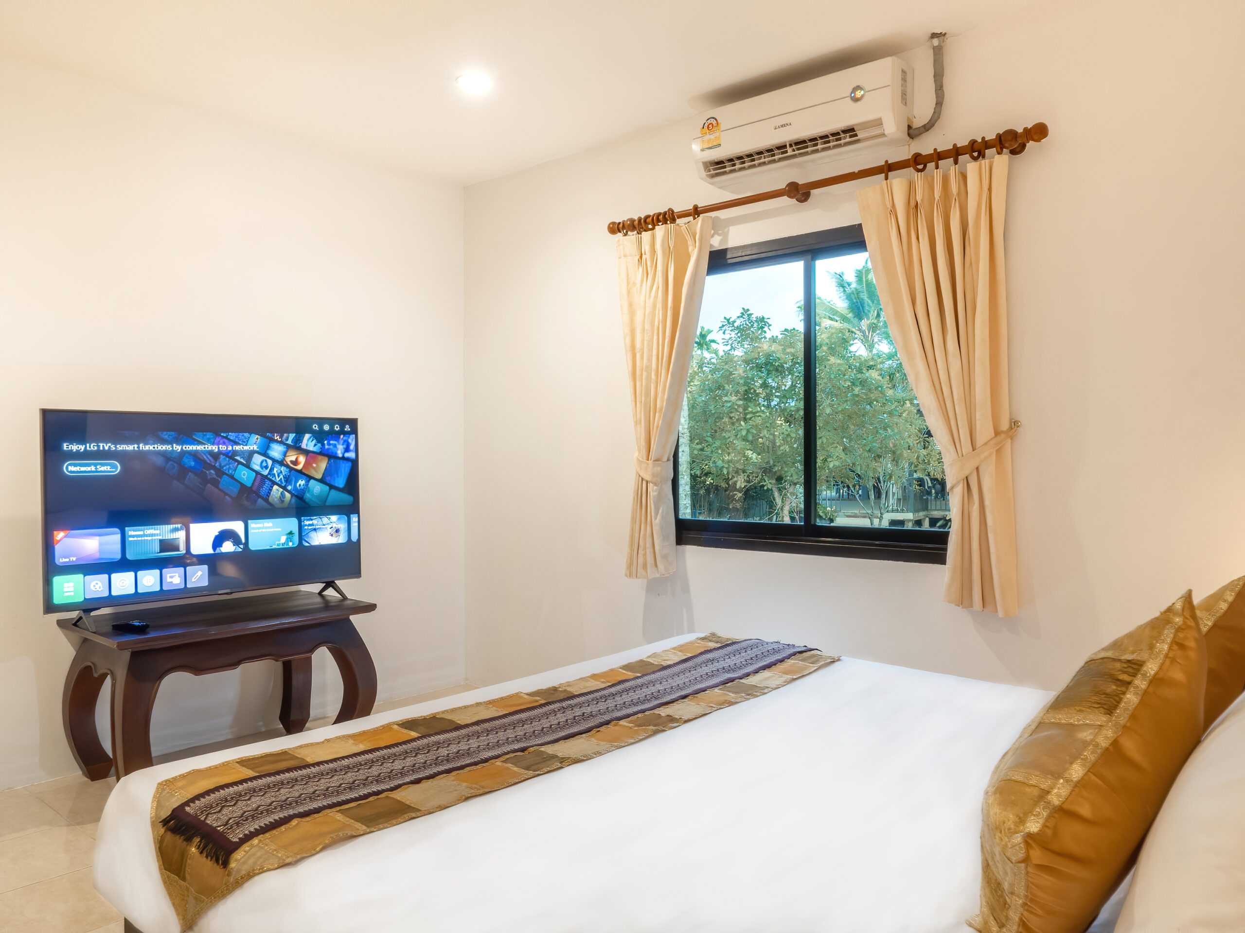 Villa-Bedroom-01-denoise-scaled