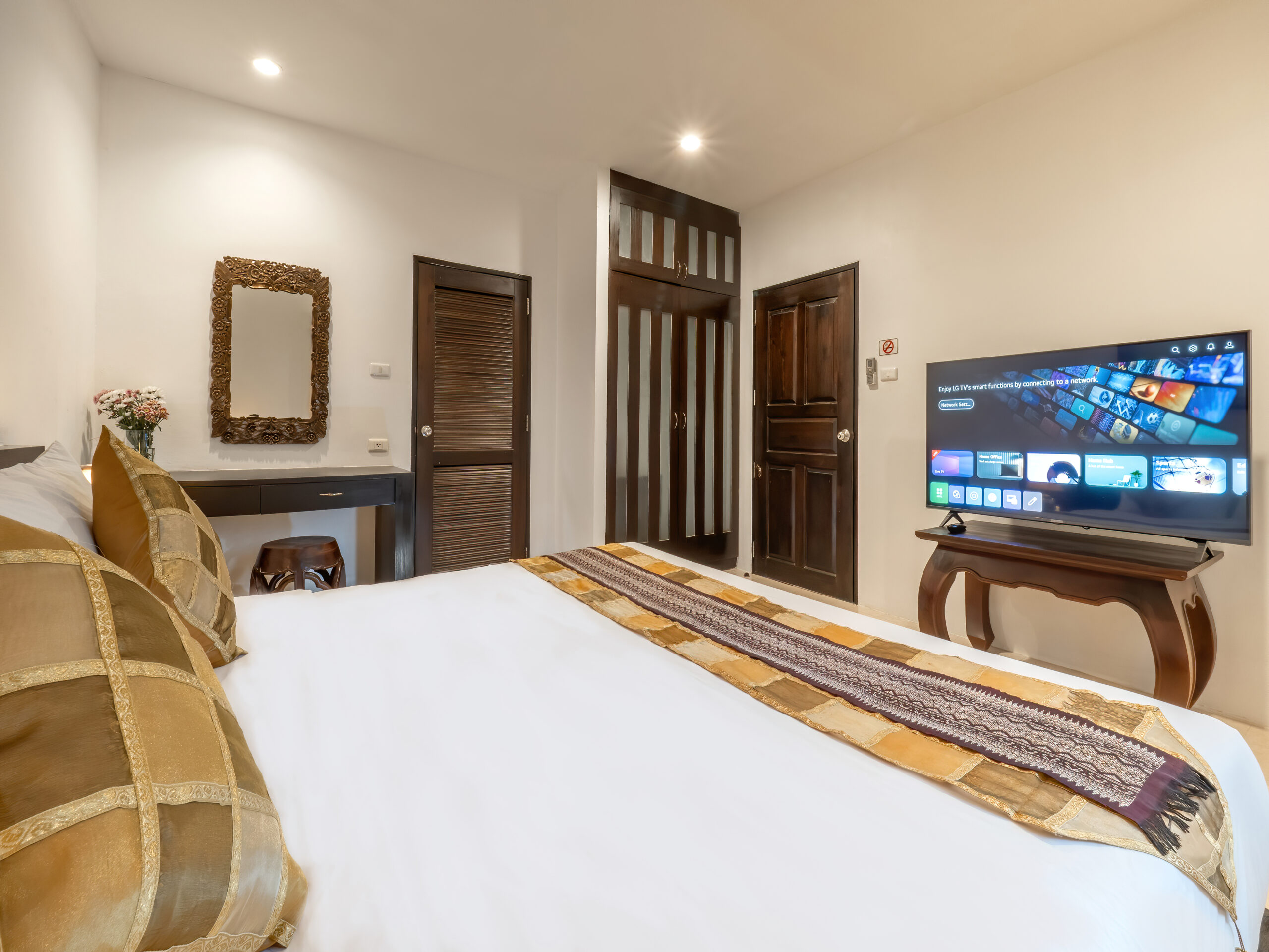 Villa-Bedroom-04-denoise-scaled